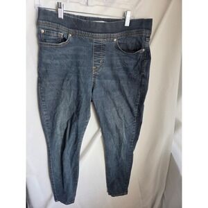 Signature Levi Strauss Gold Label Totally Shaping Pull On Skinny Jeans 12S W31